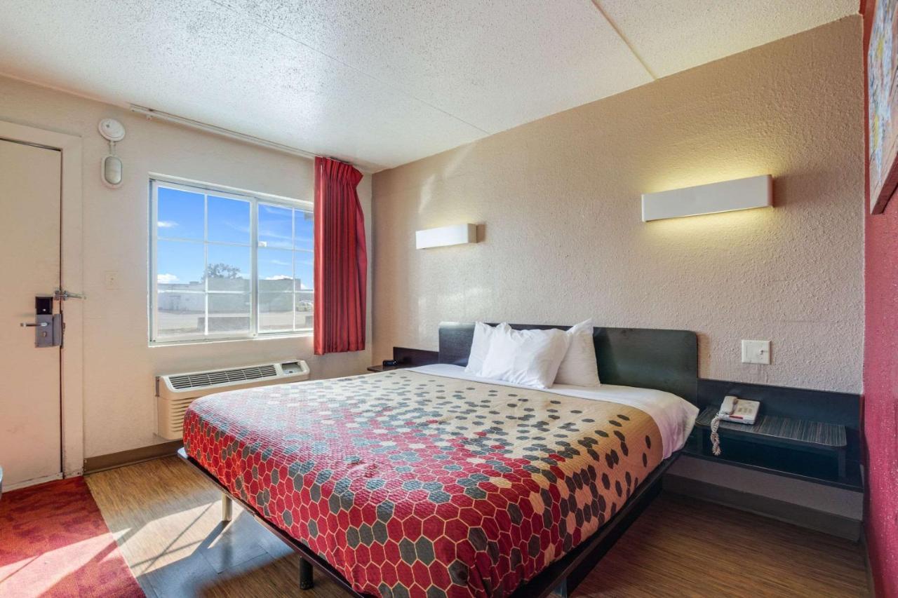 Econo Lodge Inn & Suites Terre Haute Exteriér fotografie