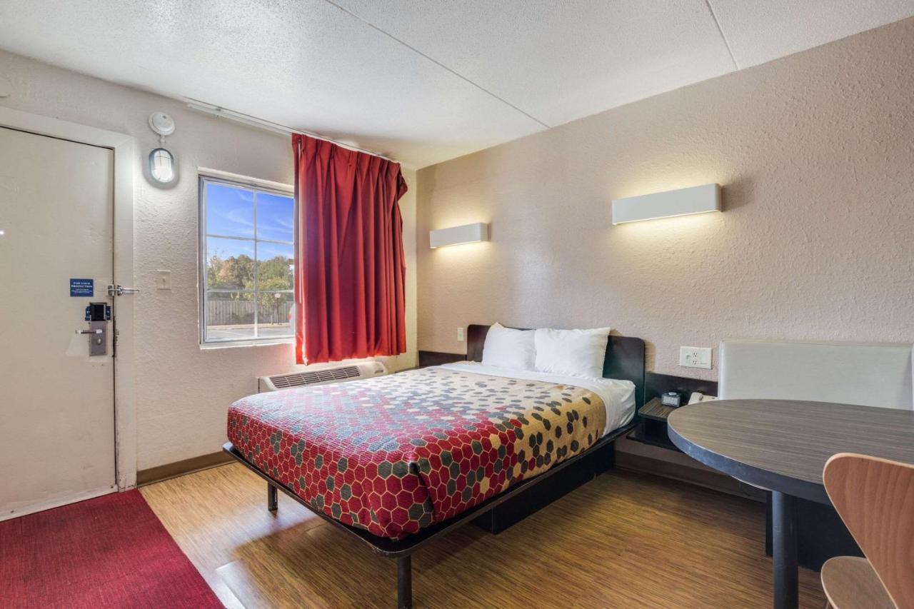 Econo Lodge Inn & Suites Terre Haute Exteriér fotografie